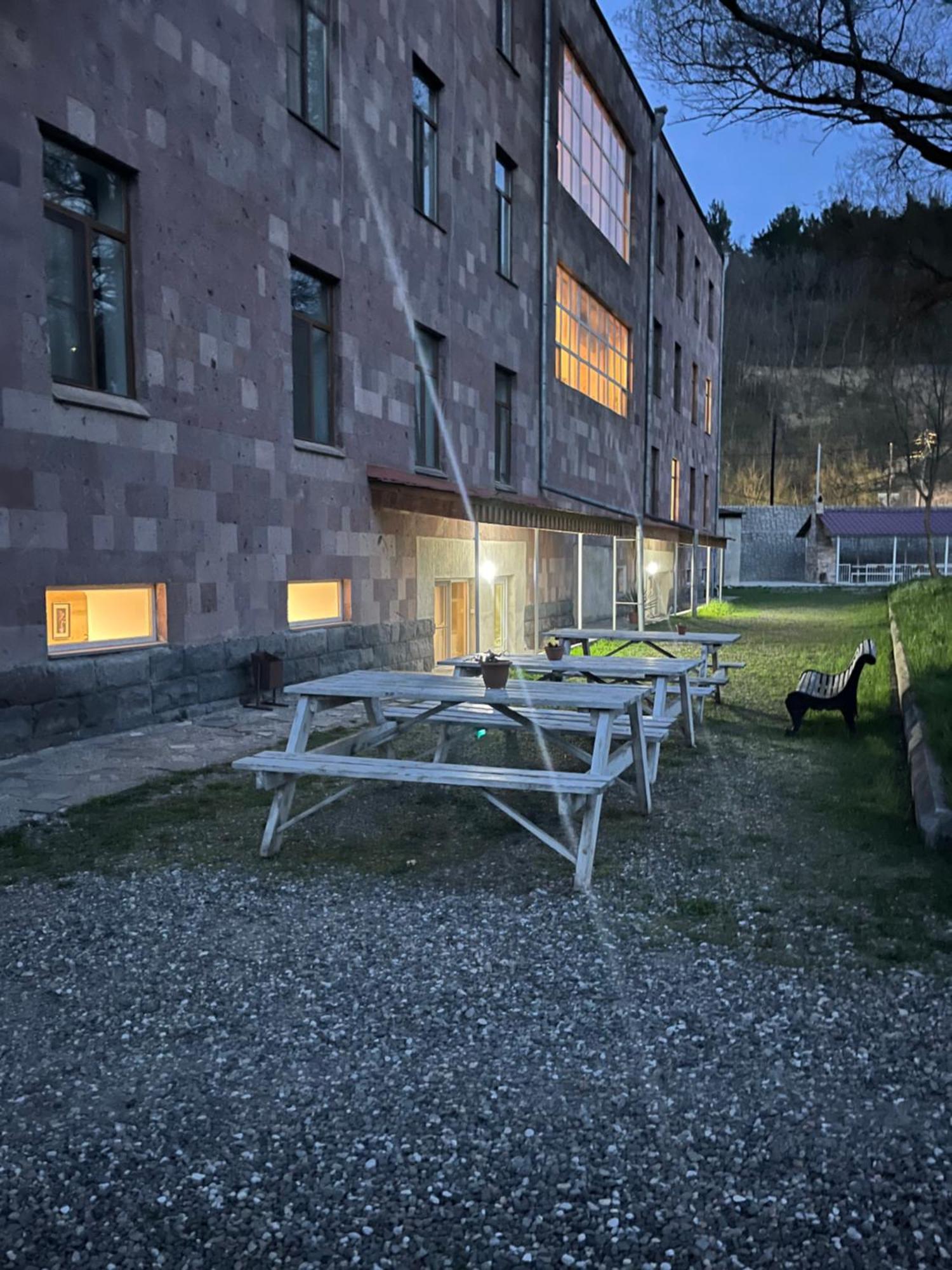 Diligence Hotel & Restaurant Dilidschan Exterior foto