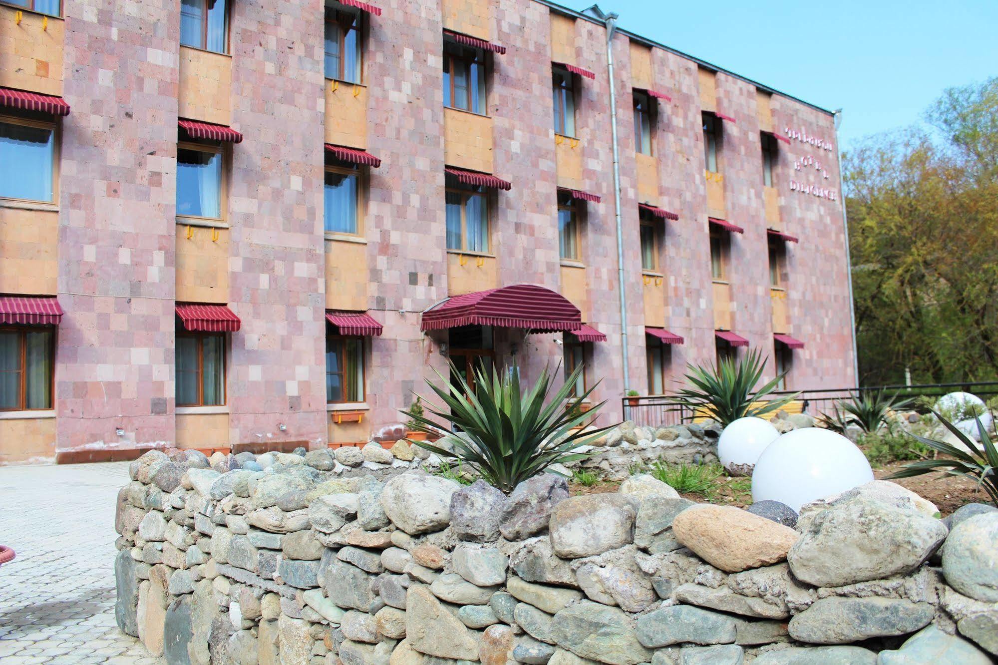 Diligence Hotel & Restaurant Dilidschan Exterior foto